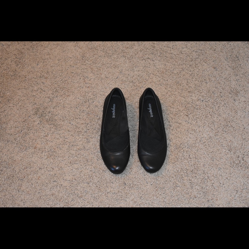 NWOT Easy Spirit Black Shoes